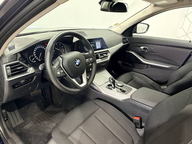 BMW Serie 3 318d 150 ch BVA8 Business Design bleu de 2019