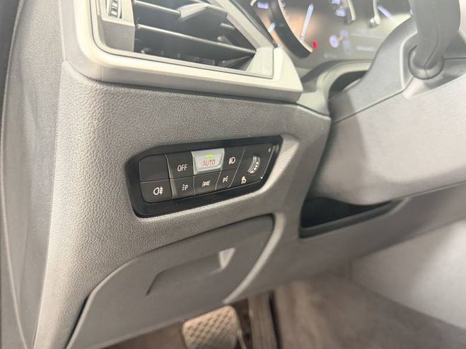 BMW Serie 3 318d 150 ch BVA8 Business Design bleu de 2019