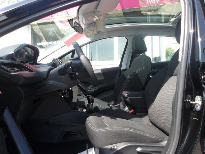 Peugeot 208 1.2 PURETECH 82CH ALLURE 5P NOIR de 2017