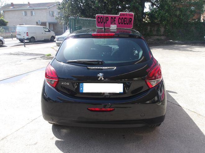 Peugeot 208 1.2 PURETECH 82CH ALLURE 5P NOIR de 2017