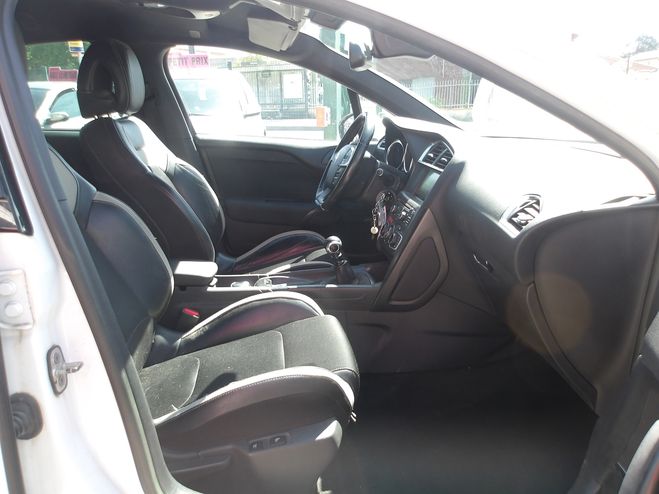 Citroen DS4 2.0 HDI135 URBAN SHOW BLANC NACR� de 2014