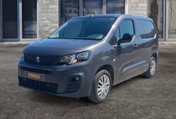  Voir d&eacute;tails -Peugeot Partner vu 1.2 puretech 130 bva 3 places courroi &agrave; Sainte-Maxime (83)