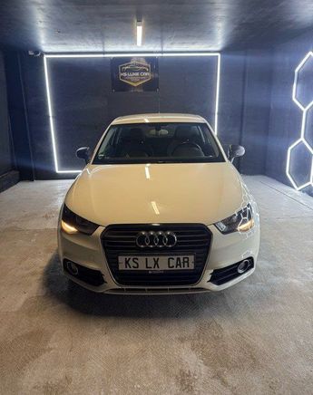  Voir d&eacute;tails -Audi A1 1.2 TFSI Attraction 86CV 1 �res mains &agrave; Peltre (57)