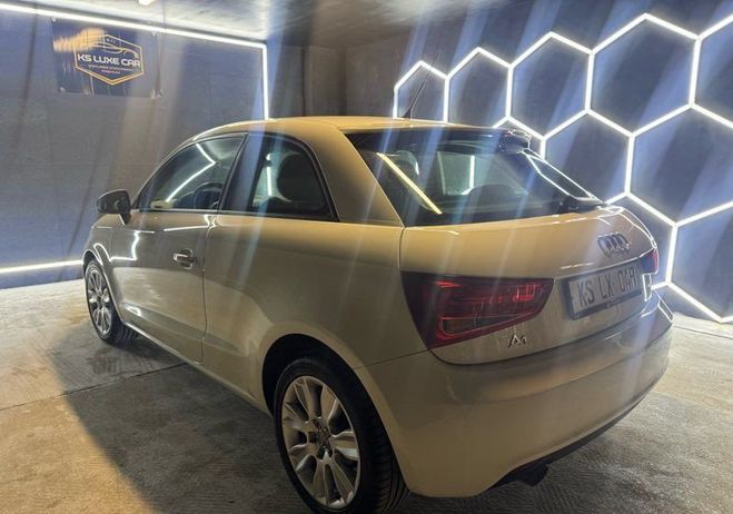 Audi A1 1.2 TFSI Attraction 86CV 1 �res mains Blanc de 2012