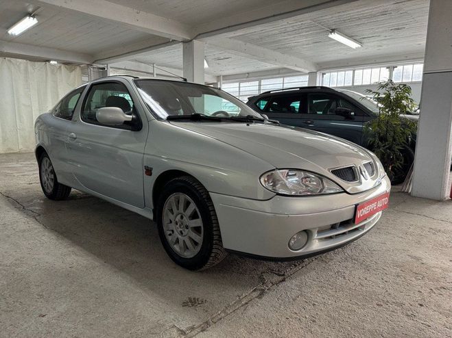 Renault Megane COUPE 1.6 16V 110CH PRIVILEGE/ Gris C de 2001