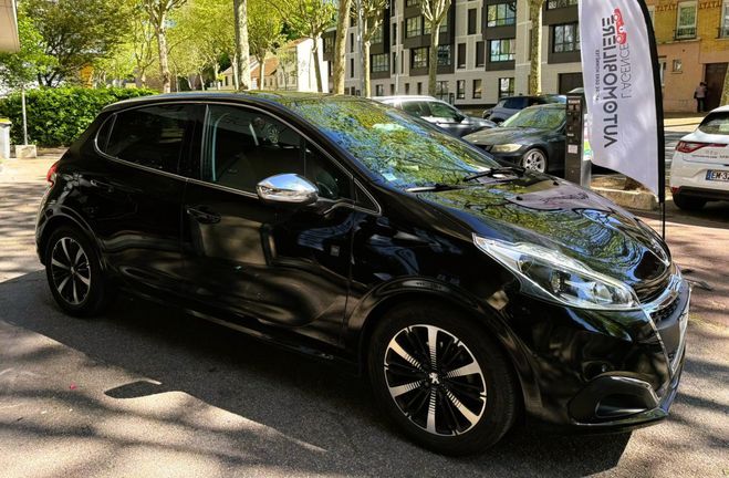 Peugeot 208 (2) 1.2 PURETECH 110 S&S TECH EDITION 5P Noir de 2018
