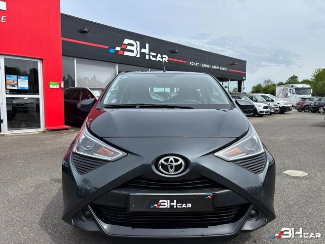 Toyota Aygo 1.0 VVTI 70 X-PLAY Gris de 2020