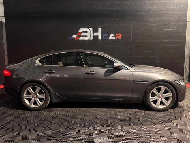 Jaguar XE 2.0 D 180 R-SPORT BVA Gris de 2015