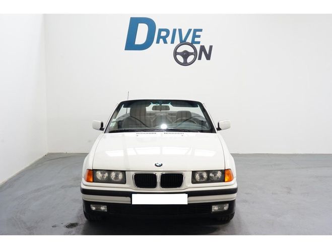 BMW Serie 3 318i Cabriolet Worldline - 115 - BVA E36 BLANC de 1997