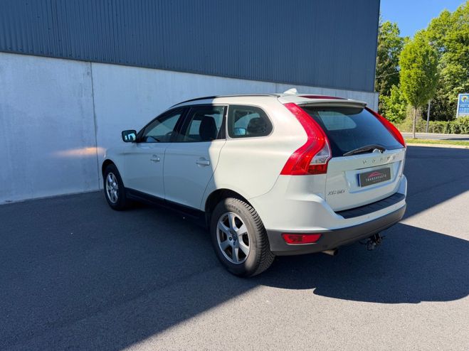 Volvo XC60 D3 DRIVe 2.0l TDI 163cv StopStart Ocean  Blanc de 2011