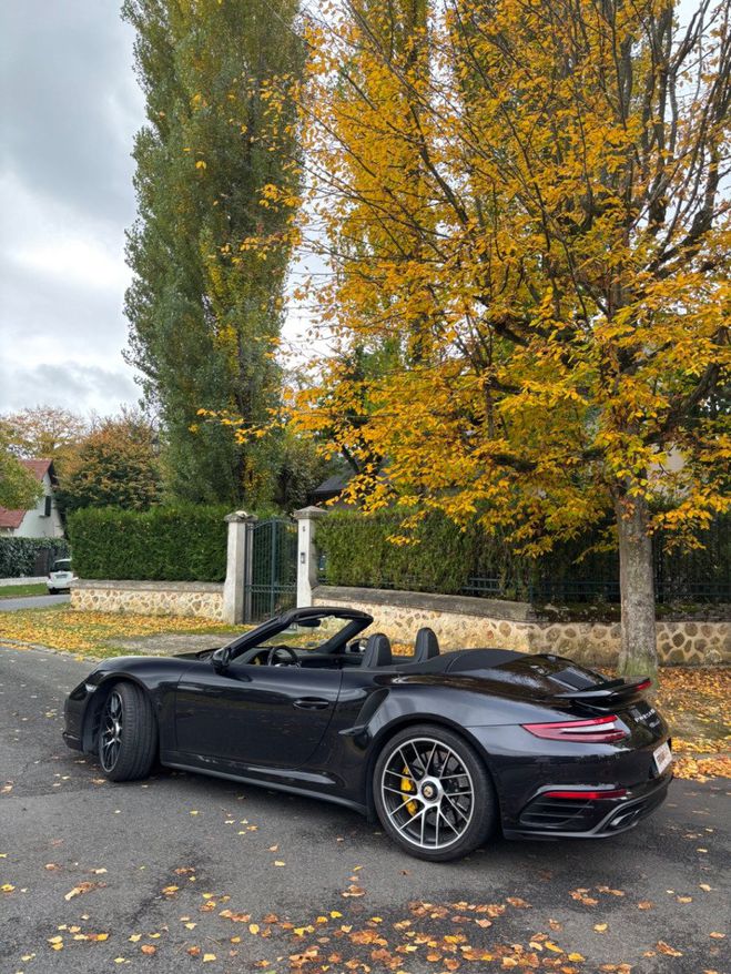Porsche 911 Turbo S Cabriolet noir de 2016