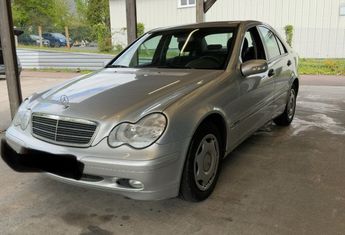  Voir d&eacute;tails -Mercedes Classe C 220 CDI Classic BA &agrave; Cannes (06)