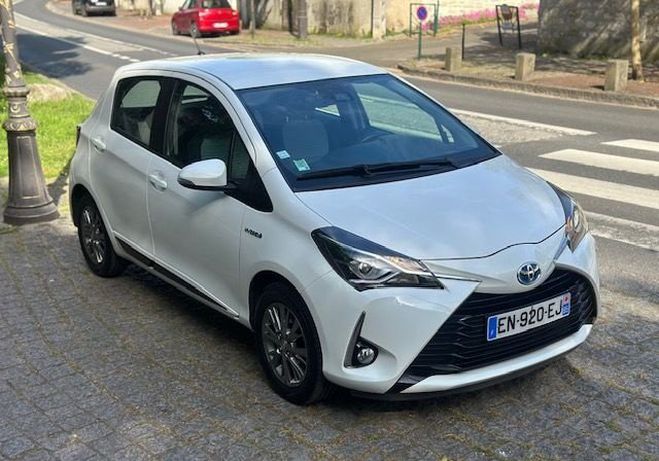Toyota Yaris iii (2) hybrid 100h design 5p 1 ere main Blanc de 2017