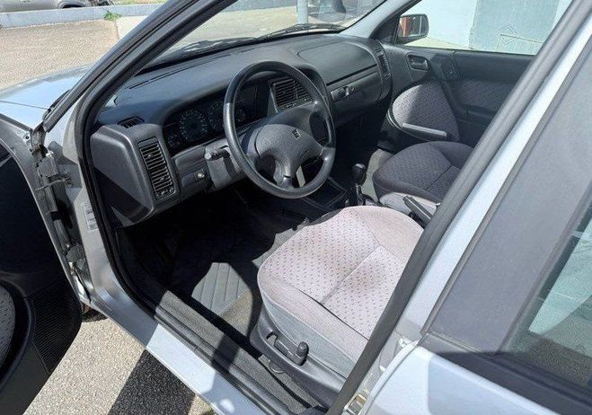 Citroen Xantia 1.8 16V 1ere main sans garantie Gris de 2000