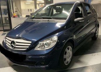  Voir d&eacute;tails -Mercedes Classe B 200 Pack Design CVT &agrave; Cannes (06)