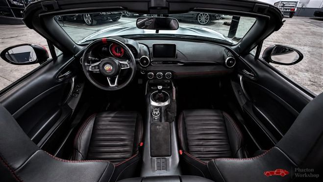Abarth 124 Spider 1.4 MultiAir 170ch Blanc M�tallis� de 2016
