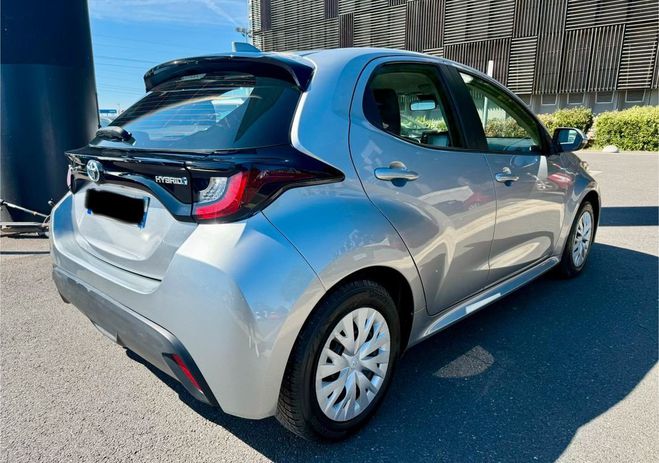 Toyota Yaris 116h dynamic business 5p   programme bey Gris de 2022