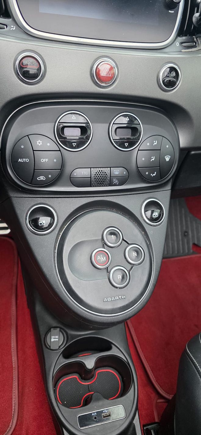 Fiat 500  rouge de 2018