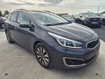 Voir d&eacute;tails -Kia Ceed d SW Ceed / 1.6 CRDi ISG D�g�ts Carrosse &agrave; Cuesmes (70)