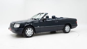  Voir d&eacute;tails -Mercedes Classe E E200 Cabriolet '95 &agrave; Aalter (98)