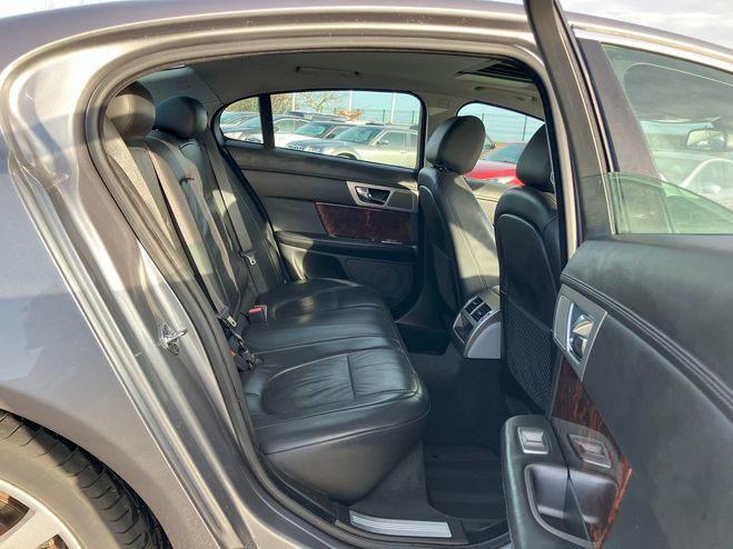 Jaguar XF 4.2 V8 LUXE PREMIUM GRIS MEDIUM  de 2008