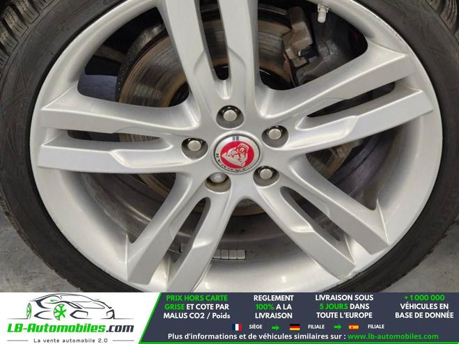 Jaguar XE 180 ch BVA Noir M�tallique de 2018