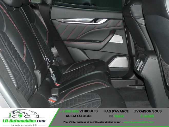 Maserati Levante 3.0 V6 350 Q4 VULCANO 1/150 Gris Mat de 2019