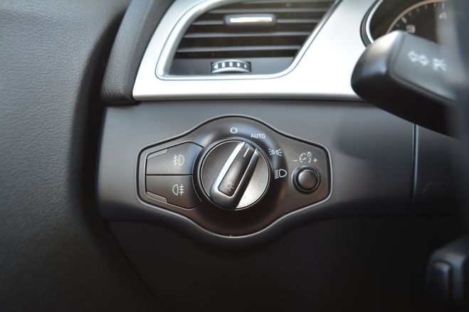 Audi A4 2.0 TDI 150CH CLEAN DIESEL DPF BUSINESS  NOIR de 2015