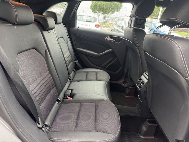 Mercedes Classe B 180 D 109 CH SENSATION 7G-DCT GRIS F de 2016