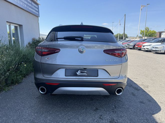 Alfa romeo Stelvio 2.2 DIESEL 180 CH LUSSO Q4 AT8 GRIS C de 2018