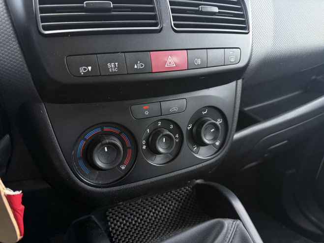 Fiat Doblo MAXI 1.6 MULTIJET 16V 105 CH PACK BLANC de 2012