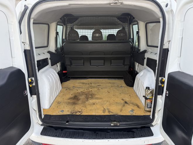 Fiat Doblo MAXI 1.6 MULTIJET 16V 105 CH PACK BLANC de 2012