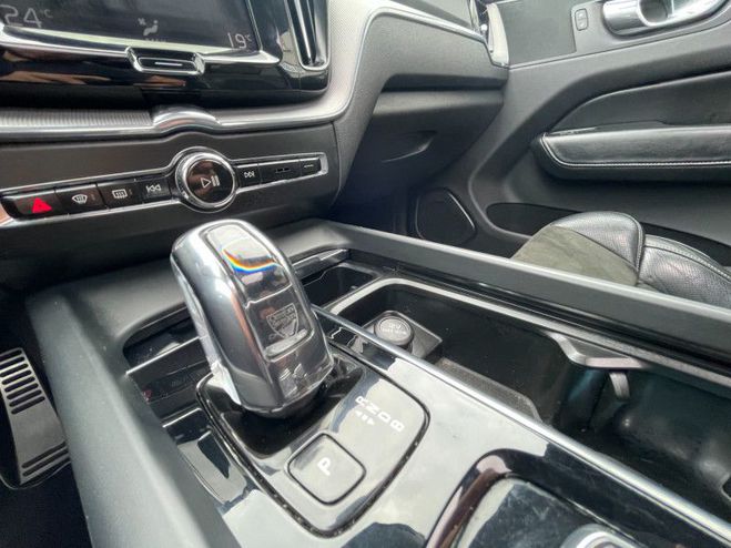 Volvo XC60 T8 TWIN ENGINE 320 + 87 CH R-DESIGN GEAR GRIS F de 2017