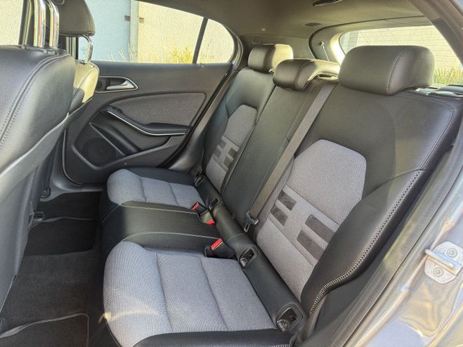 Mercedes Classe GLA 180 CDI INSPIRATION GRIS F de 2015