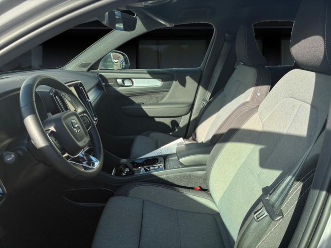 Volvo XC40 B3 163 CH DCT7 PLUS GRIS de 2022