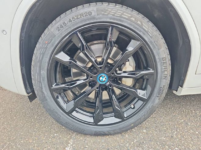 BMW X3 X3 xDrive 30e 292ch BVA8 M Sport 5p MINERALWEISS METALLIC de 2024