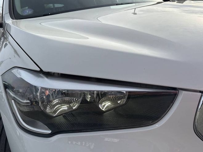 BMW X1 X1 sDrive 18i 140 ch DKG7 Lounge 5p Blanc de 2020