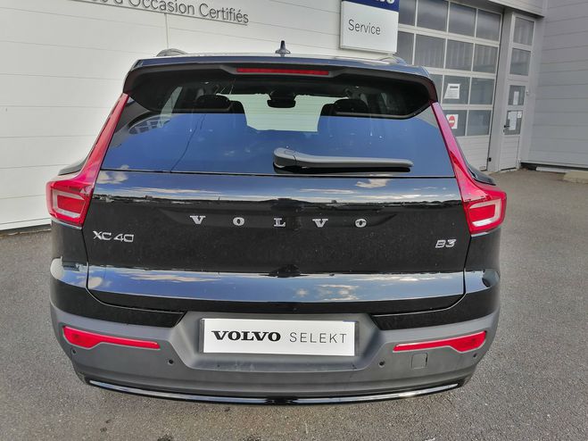 Volvo XC40 XC40 B3 163 ch DCT7 Ultra 5p ONYX BLACK de 2025