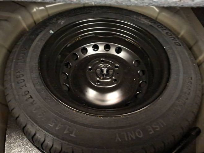 Nissan Juke DIG-T 114 N-Connecta gris de 2021