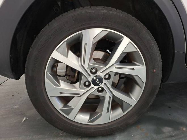 Kia Stonic 1.0 T-GDi 120 ch MHEV BVM6 GT Line blanc de 2023