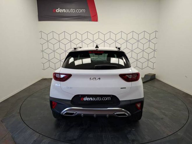 Kia Stonic 1.0 T-GDi 120 ch MHEV BVM6 GT Line blanc de 2023