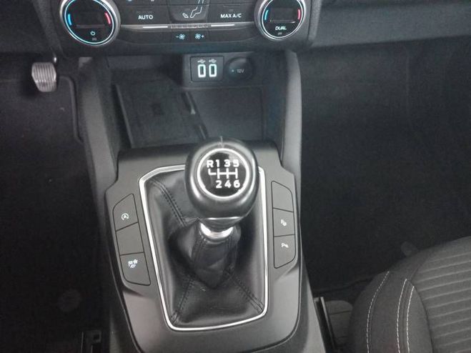 Ford Kuga 1.5 EcoBoost 120 BVM6 Titanium gris de 2021