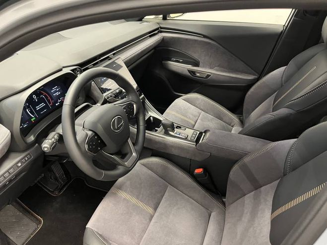 Lexus LBX 2WD Cool gris de 2025