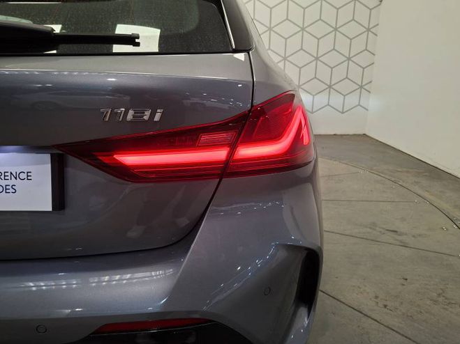 BMW Serie 1 118i 136 ch DKG7 M Sport gris de 2022