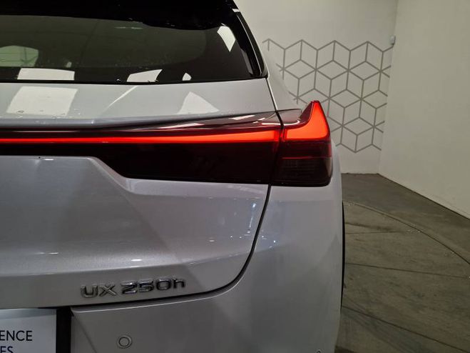 Lexus UX 250h 2WD Pack Confort Business blanc de 2021