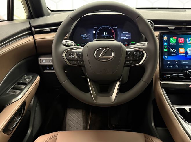 Lexus LBX LBX 2WD Elegant 5p Blanc de 2025