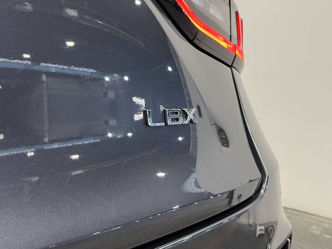 Lexus LBX LBX 2WD Cool 5p Gris de 2025