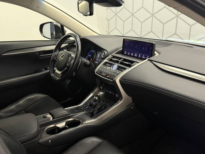 Lexus NX 300h 4WD Luxe gris de 2019