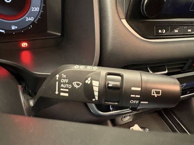 Nissan Qashqai Mild Hybrid 140 ch N-Connecta rouge de 2022