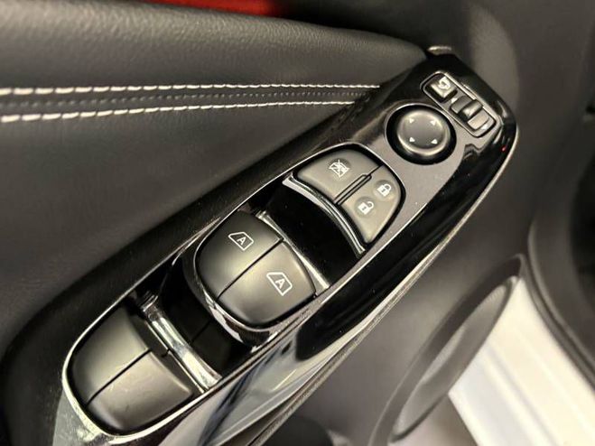Nissan Juke DIG-T 114 Tekna blanc de 2025